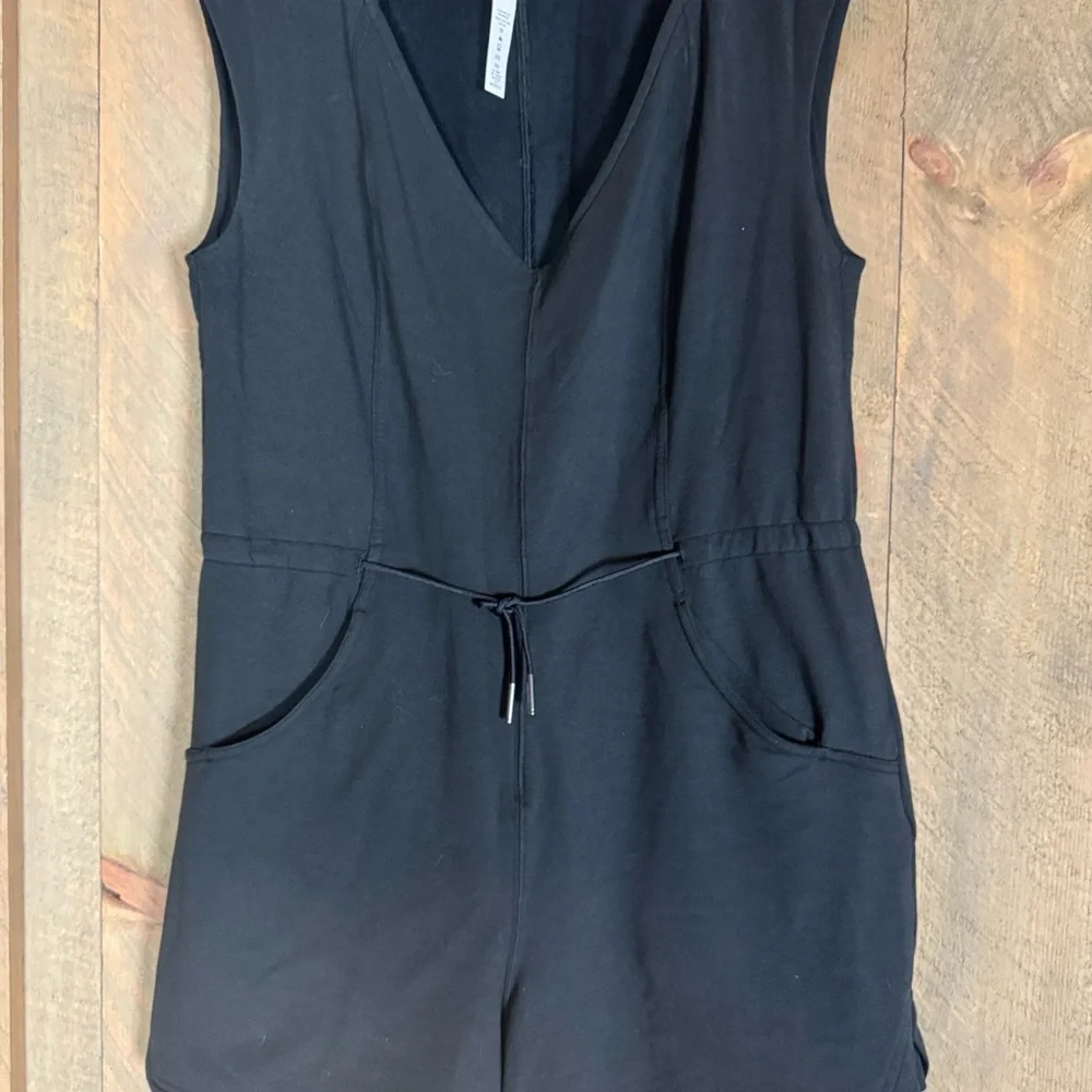 Lululemon Athletica French Terry v-neck romper Black Size 2 - Picture 8 of 15